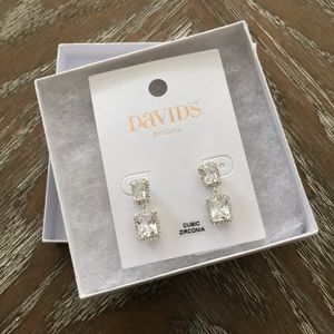 David’s Bridal Emerald Cubic Zirconia DropEarrings